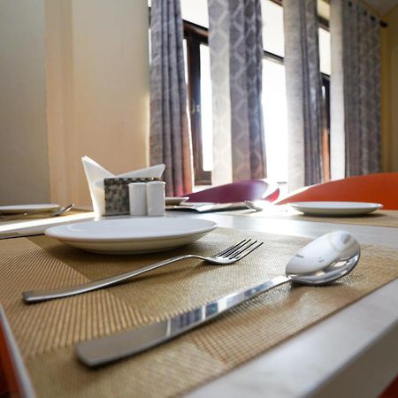 Hotel Neeraj Bhawan- Triveni Ghat Rishīkesh Extérieur photo