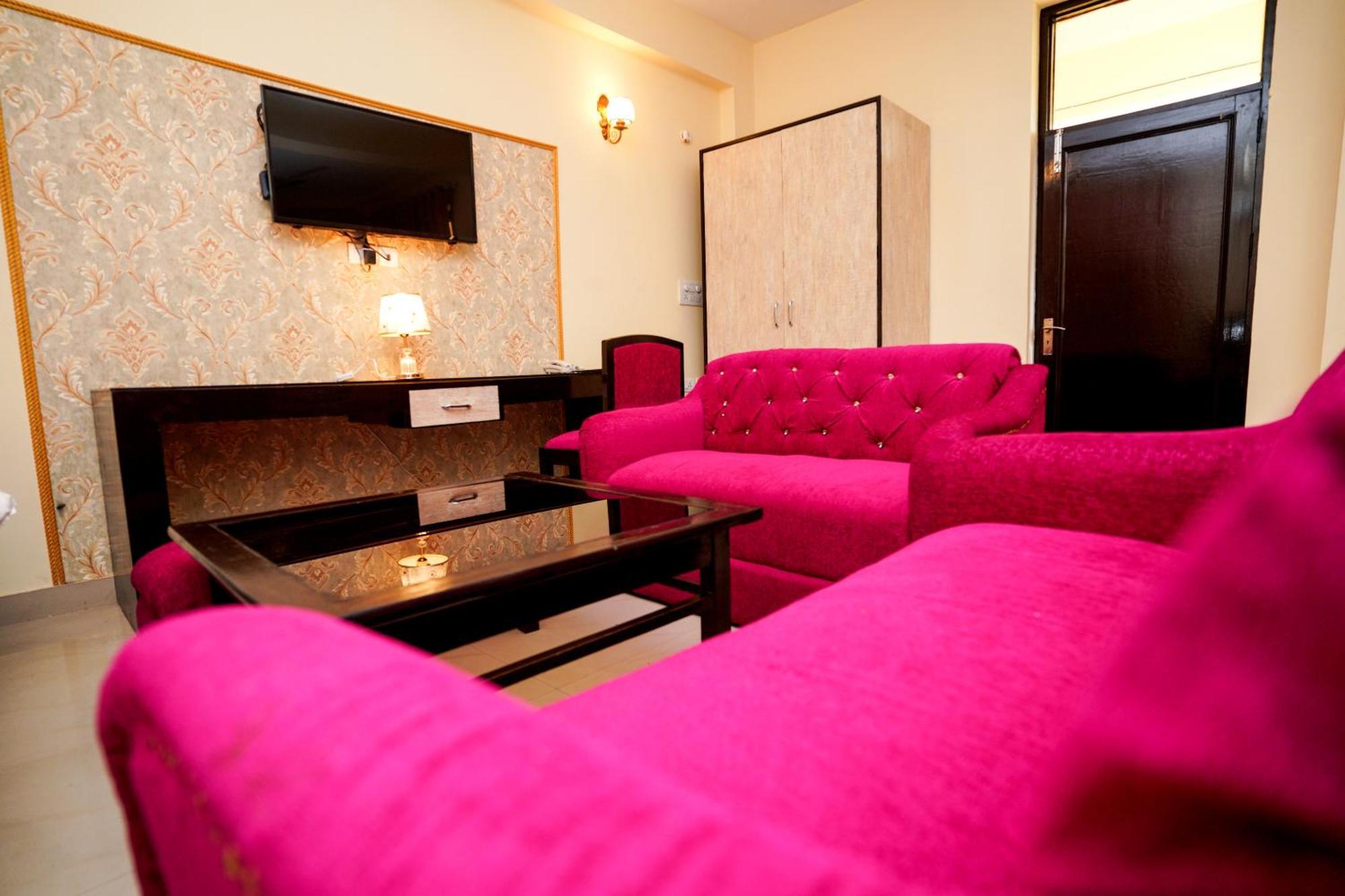 Hotel Neeraj Bhawan- Triveni Ghat Rishīkesh Extérieur photo