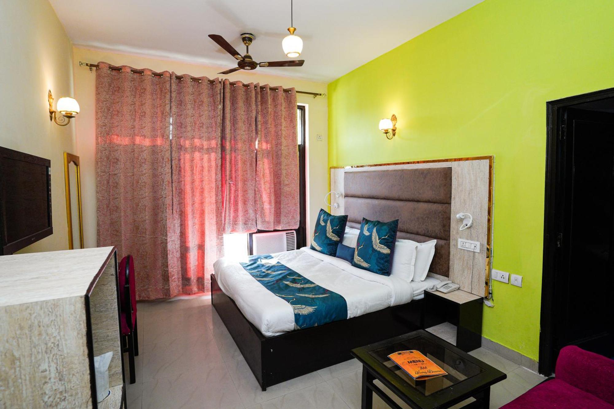 Hotel Neeraj Bhawan- Triveni Ghat Rishīkesh Extérieur photo