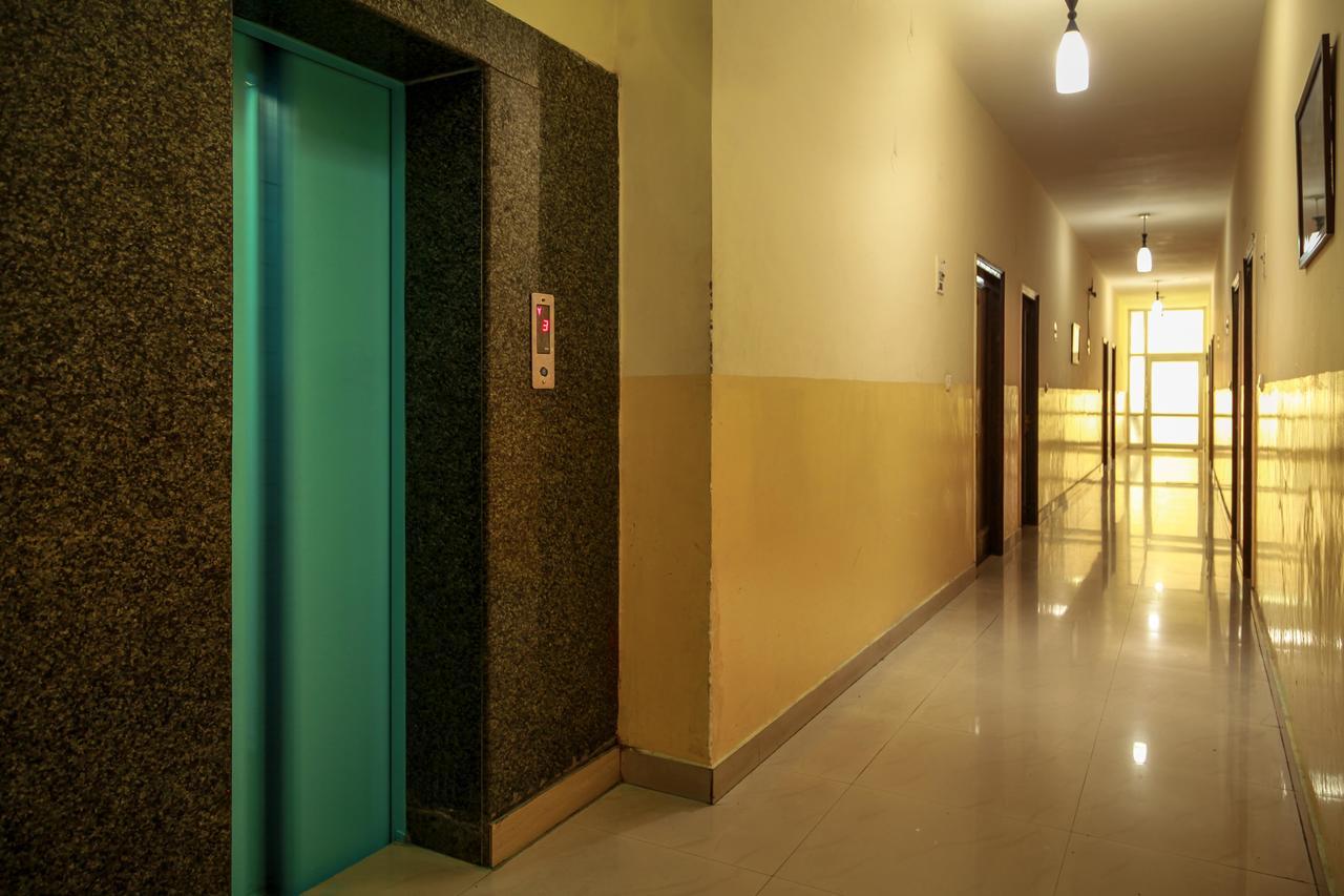 Hotel Neeraj Bhawan- Triveni Ghat Rishīkesh Extérieur photo