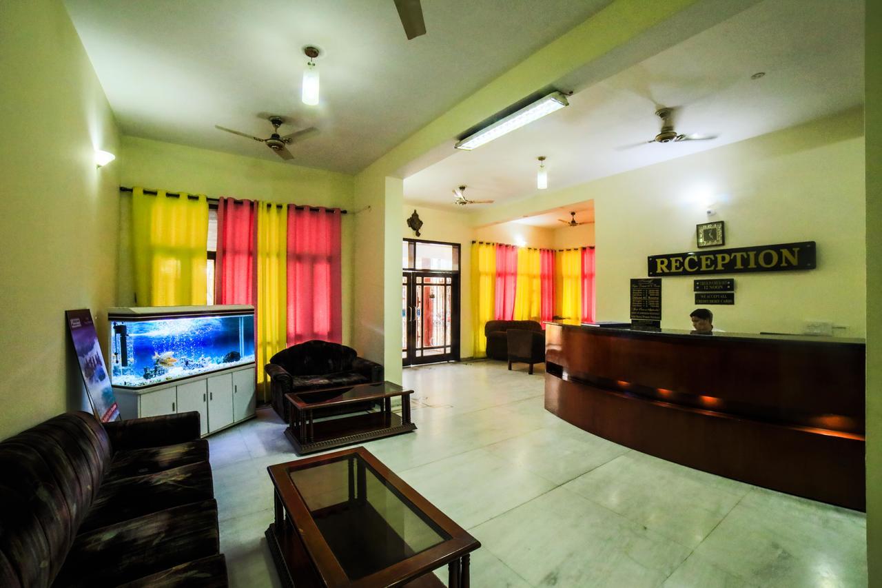 Hotel Neeraj Bhawan- Triveni Ghat Rishīkesh Extérieur photo